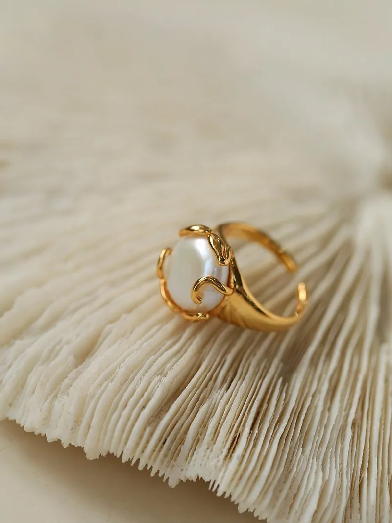 Button Baroque Pearl Ring