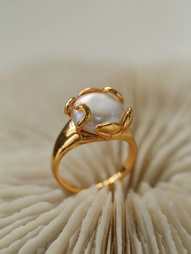 Button Baroque Pearl Ring