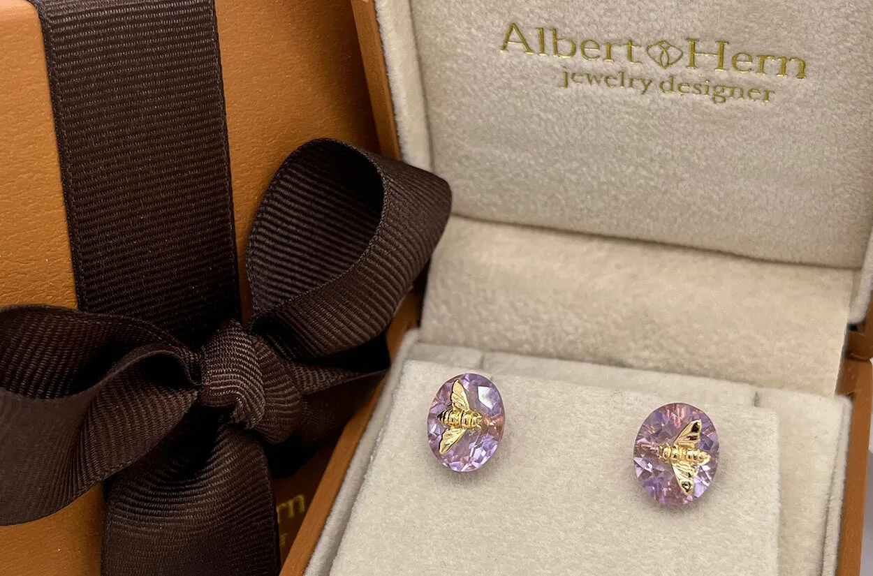 Earrings 18kt Gold Oval Amethyst & Bug Studs