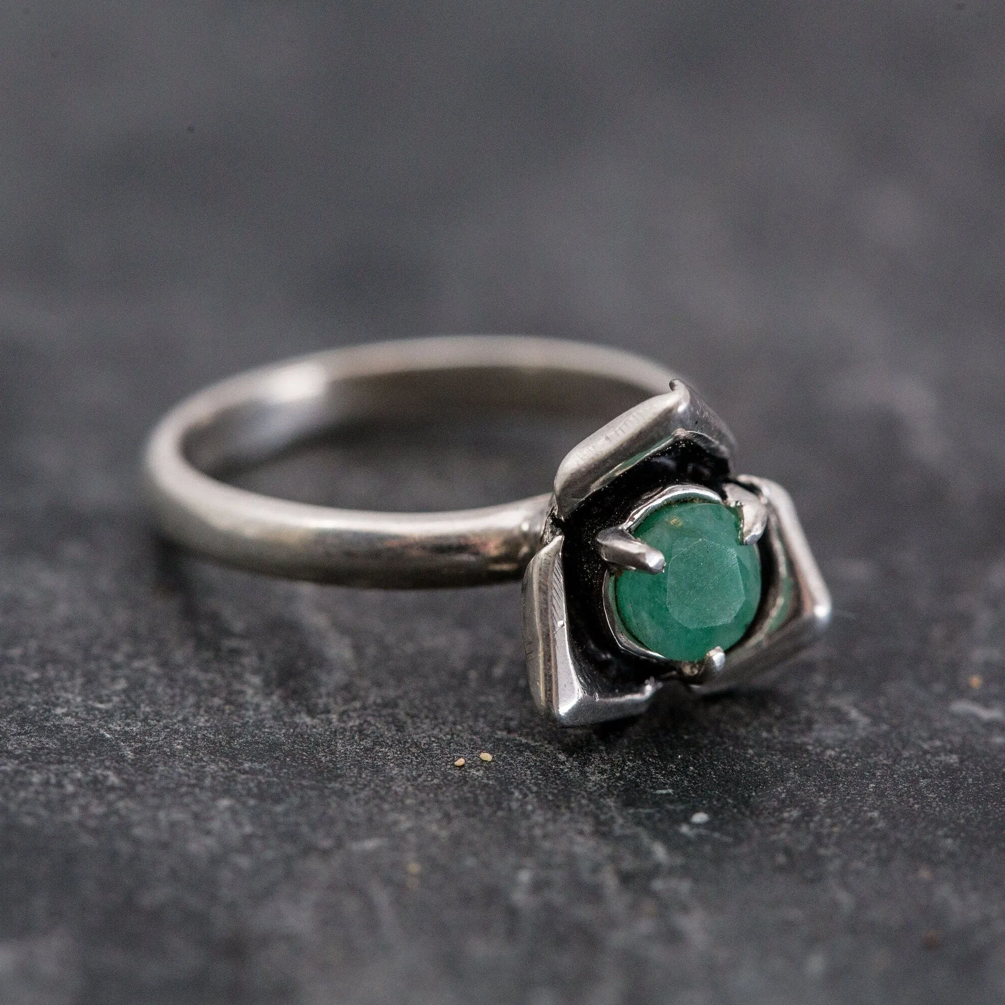 Emerald Flower Ring - Dainty Rose Ring - Solitaire Emerald Ring