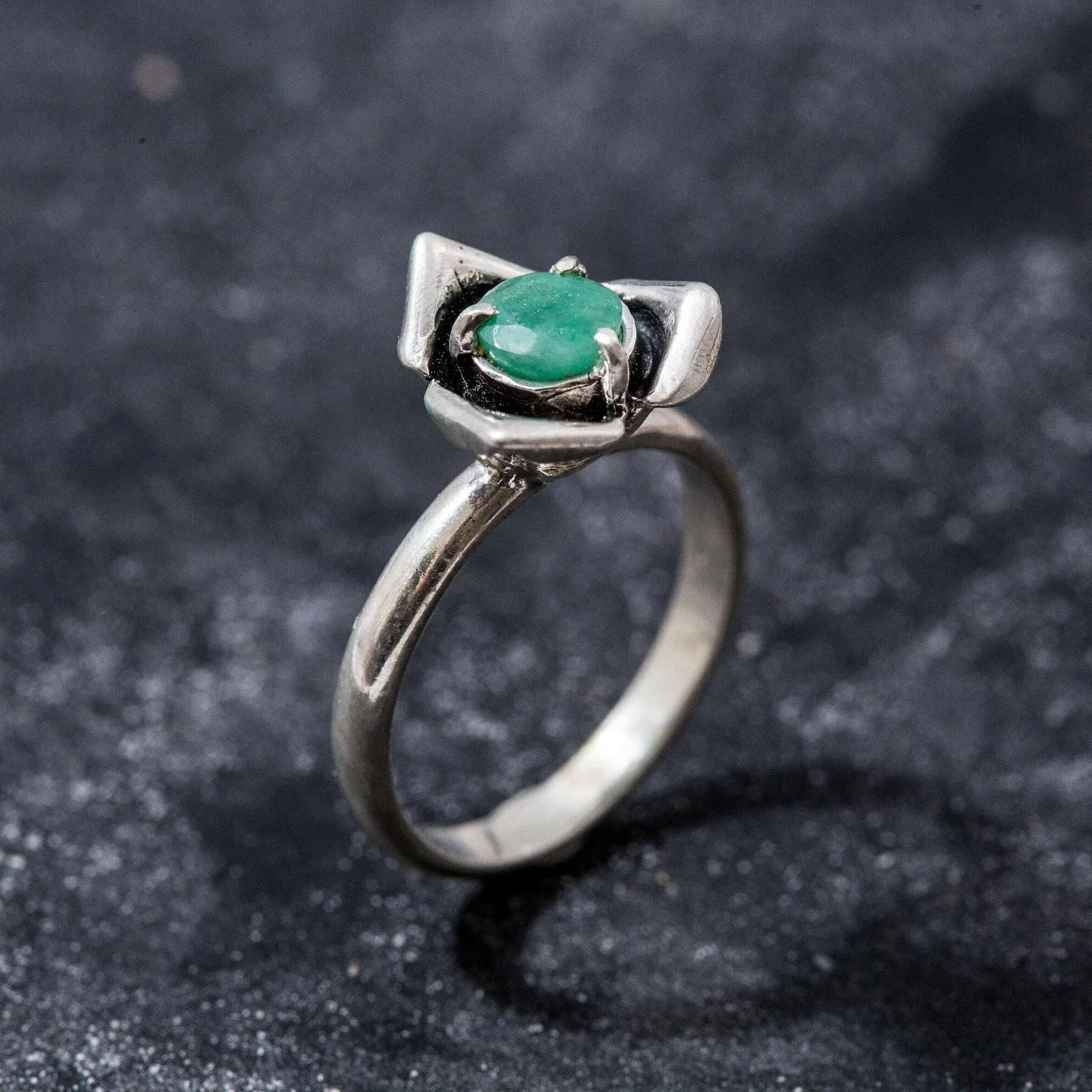 Emerald Flower Ring - Dainty Rose Ring - Solitaire Emerald Ring