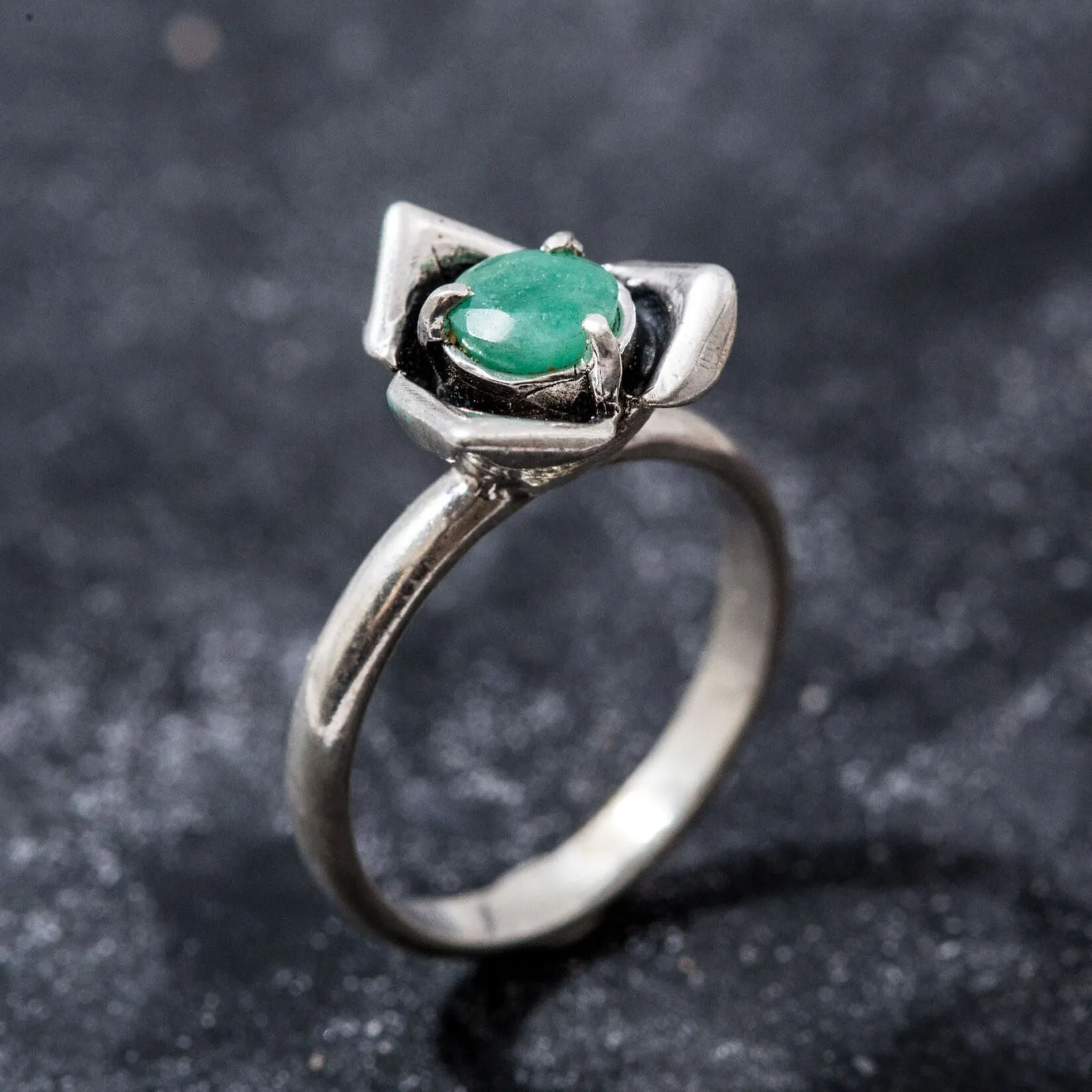 Emerald Flower Ring - Dainty Rose Ring - Solitaire Emerald Ring