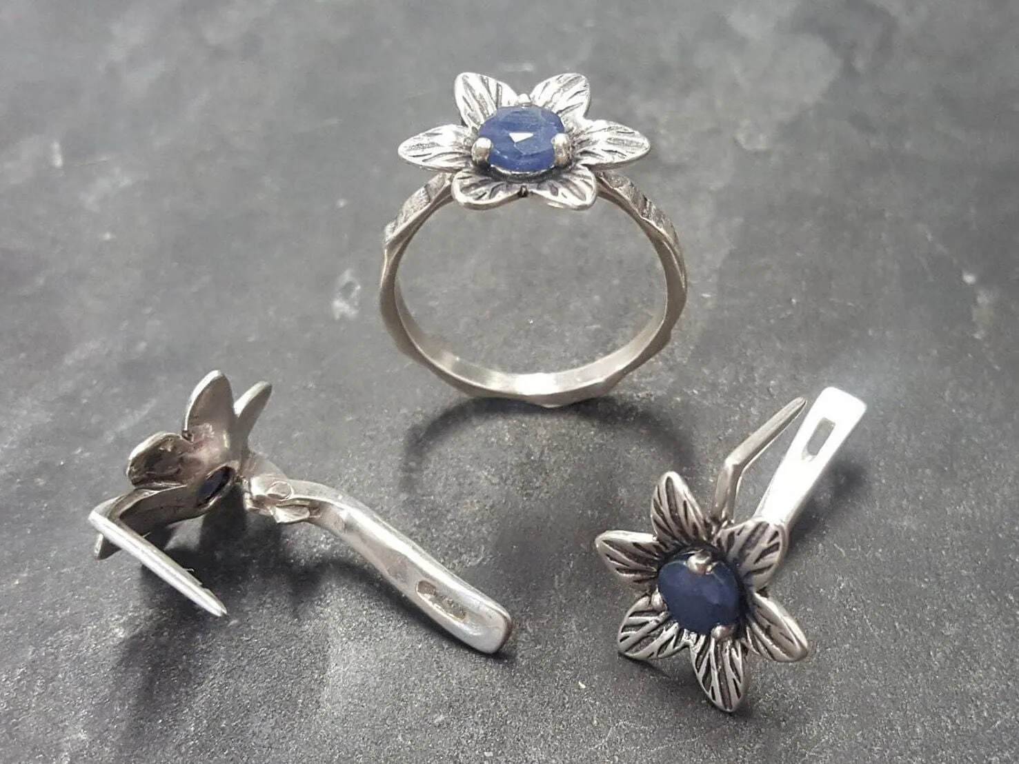 Flower Sapphire Ring - Genuine Sapphire Ring - Vintage Solitaire Ring