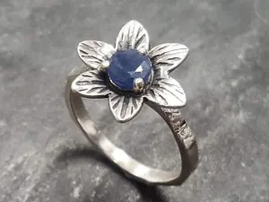 Flower Sapphire Ring - Genuine Sapphire Ring - Vintage Solitaire Ring