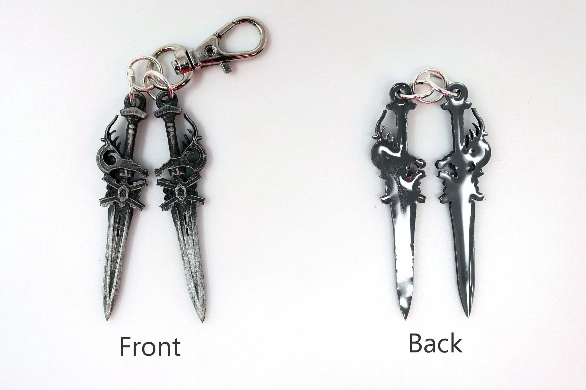 Ignis Daggers Keychain / Necklace - FFXIV