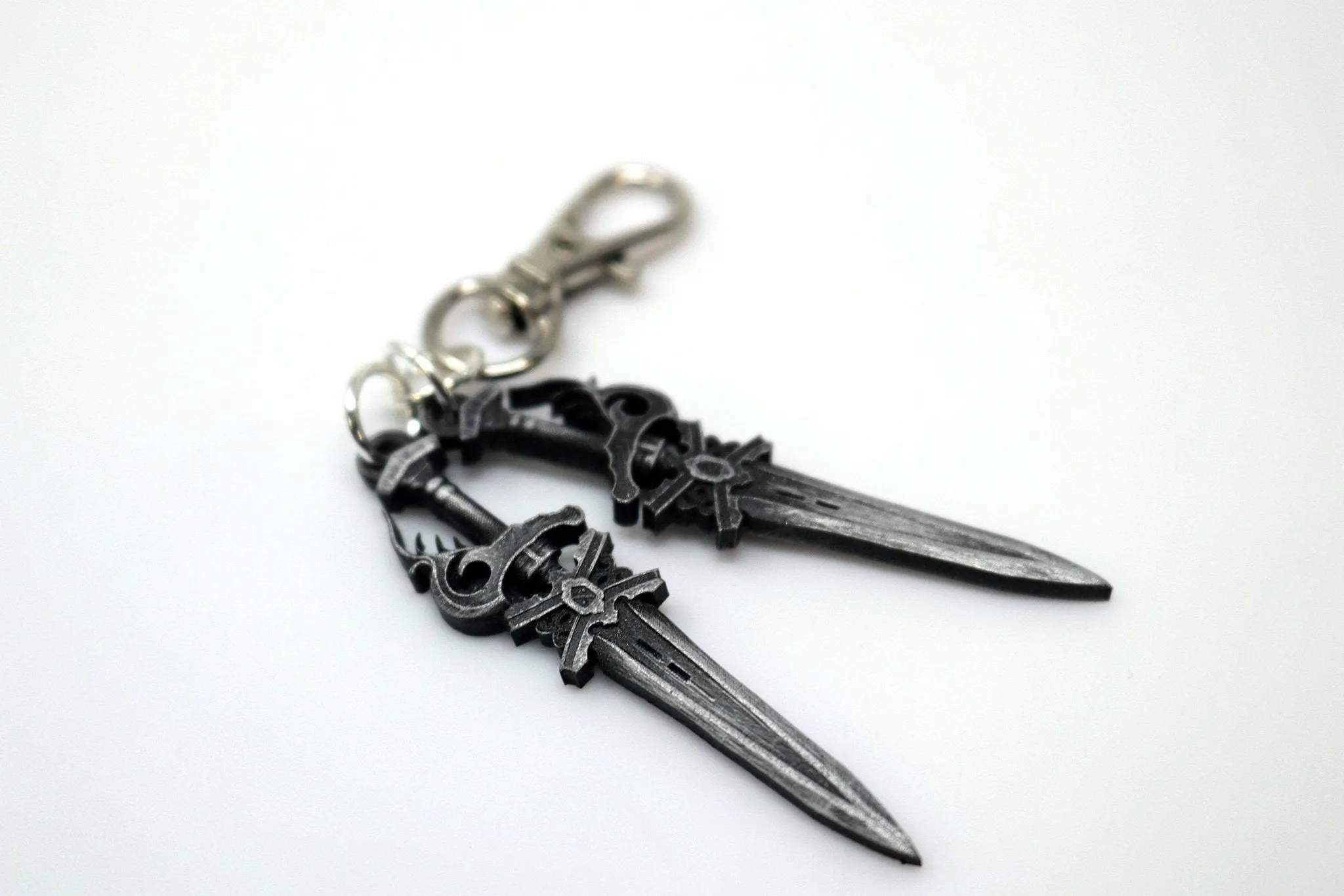 Ignis Daggers Keychain / Necklace - FFXIV