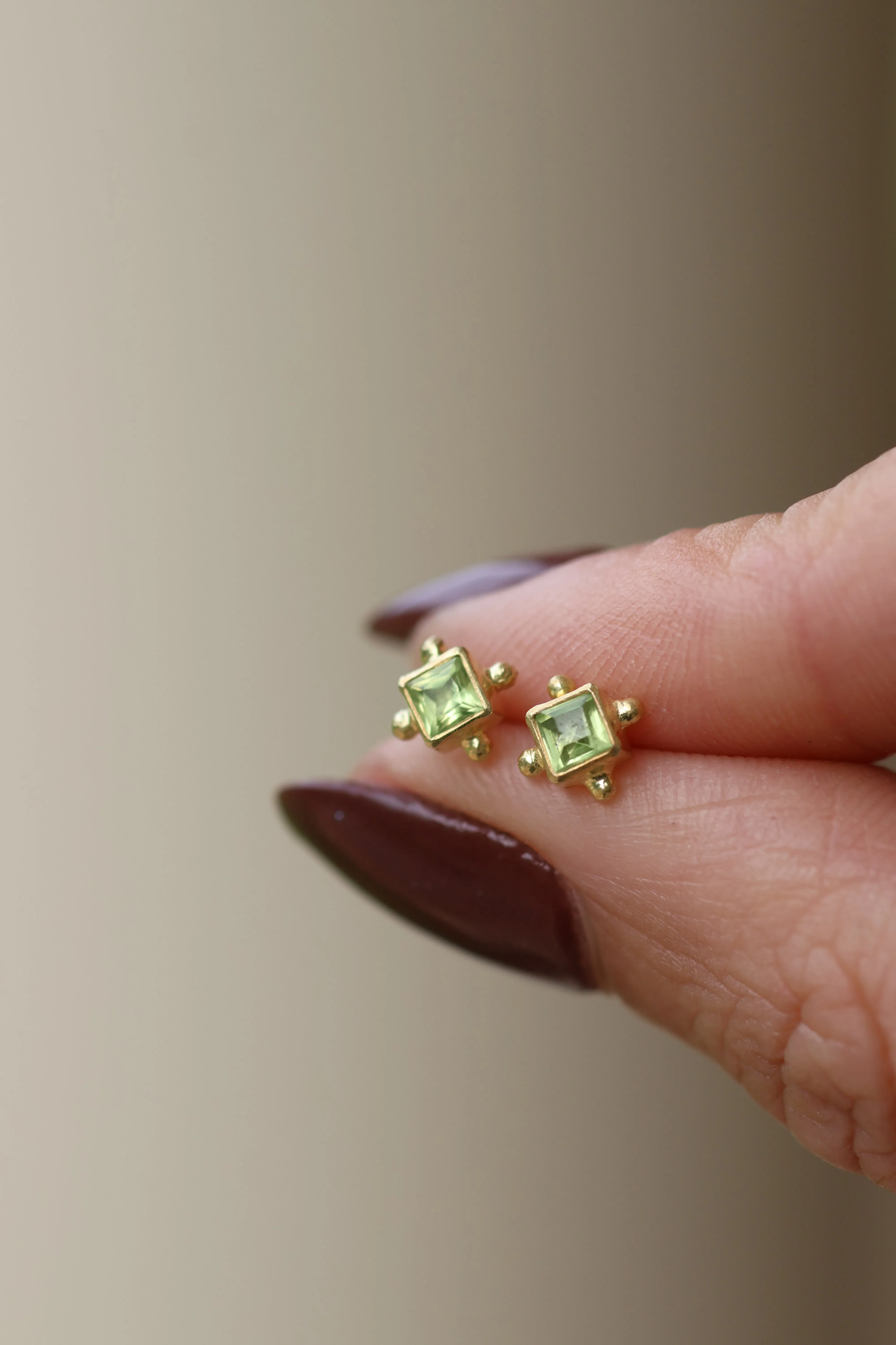 Mini Gias Gold Peridot Studs