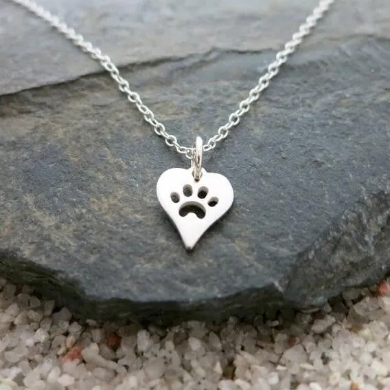 New Fashion Dog Paw Print Heart Necklace for Women Spring Style Animal Pet Puppy  Palm Paw Mark Print Necklace Party Gifts XL214