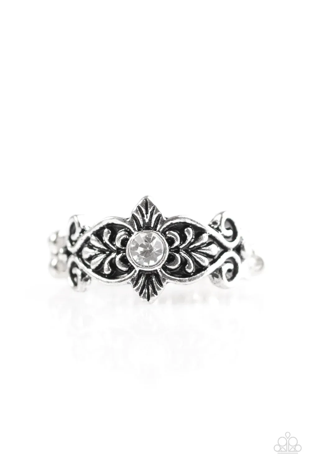 Paparazzi Ring ~ The Little Princess - White