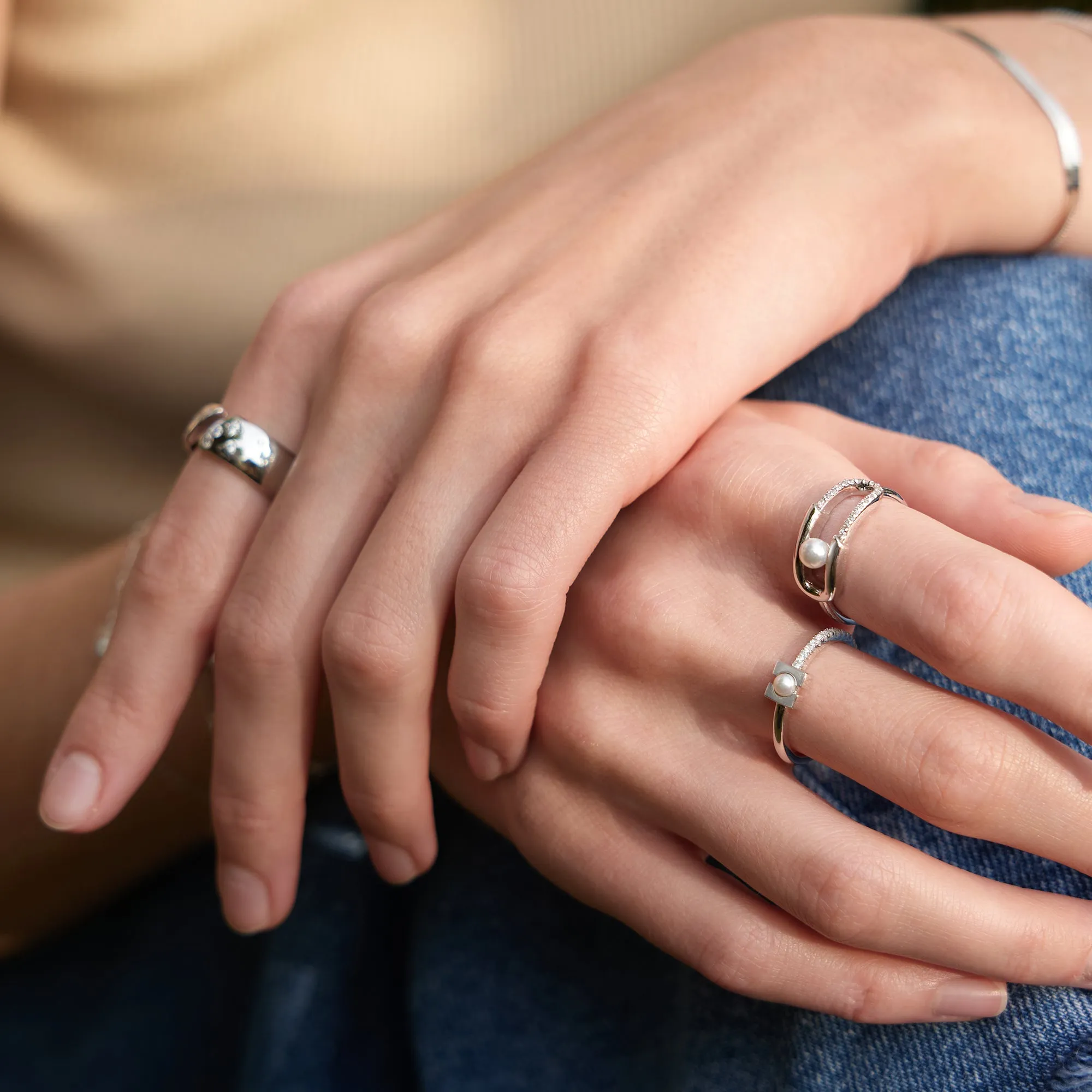 Silver Pearl Sparkle Interlock Ring