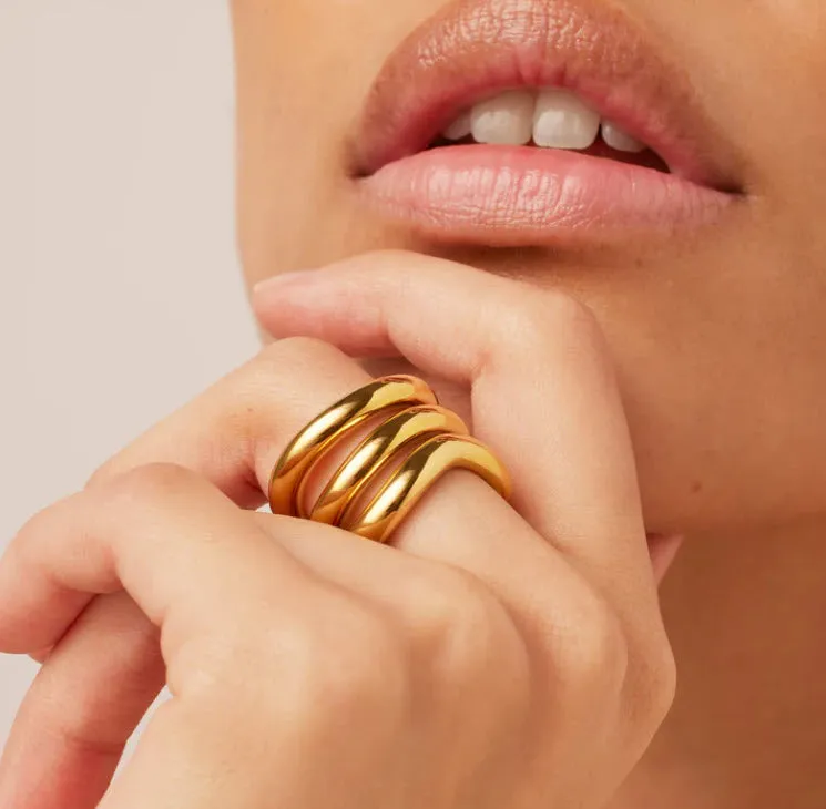 The Triple Wave Ring in Gold